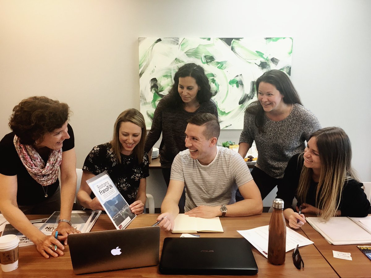 BAFF_SFU's tweet photo. L'équipe enseignante du #BootcampFrancoFUN était réunie hier soir pour travailler sur la 1ere édition estivale qui débutera dans 1 mois.
Participants: Attendez-vous à une superbe semaine d'exploration et à de belles surprises! Photo: Nathalie, Kim, Richard, Nadia, Julie et Audrey https://t.co/hBOAFcncpb