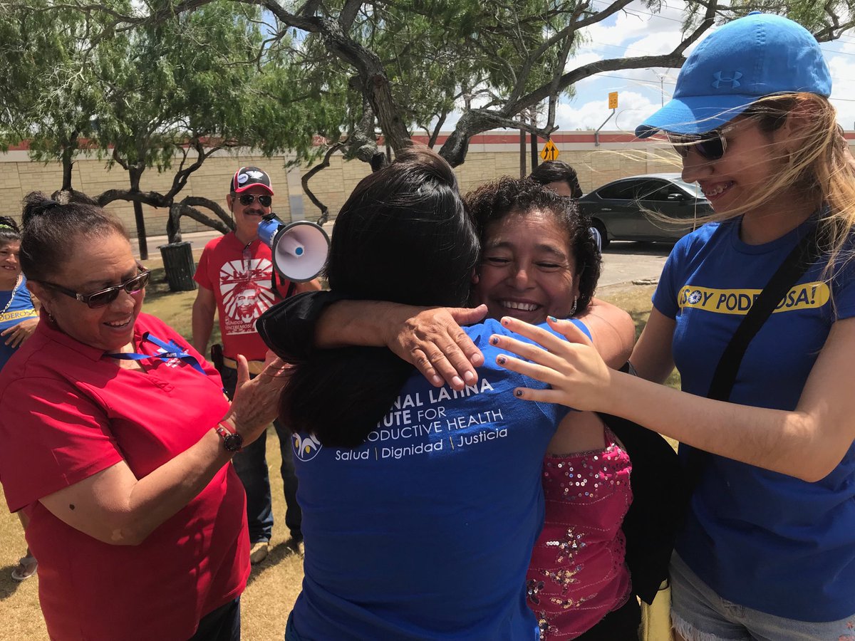 LUPE_rgv's tweet photo. Eva es libre!
Eva is free!

She’s out of her ICE check-in and we are celebrating now!

“Te queremos, Eva, te queremos!”

#LetEvaStay #FamiliesBelongTogether https://t.co/TPNCU9I2lv