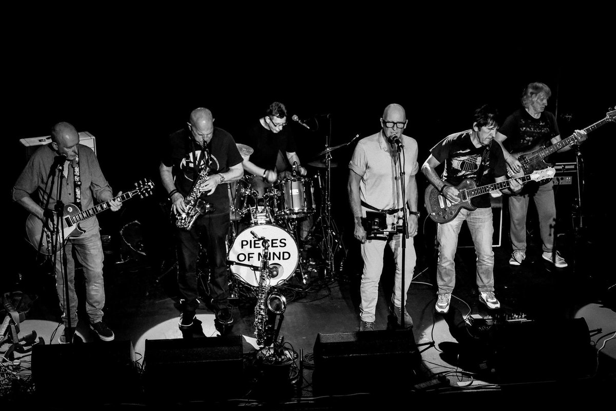 MachuPicchuMike's tweet photo. Great support at Friday’s fundraiser #Velindre 
#thepiecesofmind #DrumDepot #rhodgilbertshow #GlobeCardiff https://t.co/WbBQnxC00u