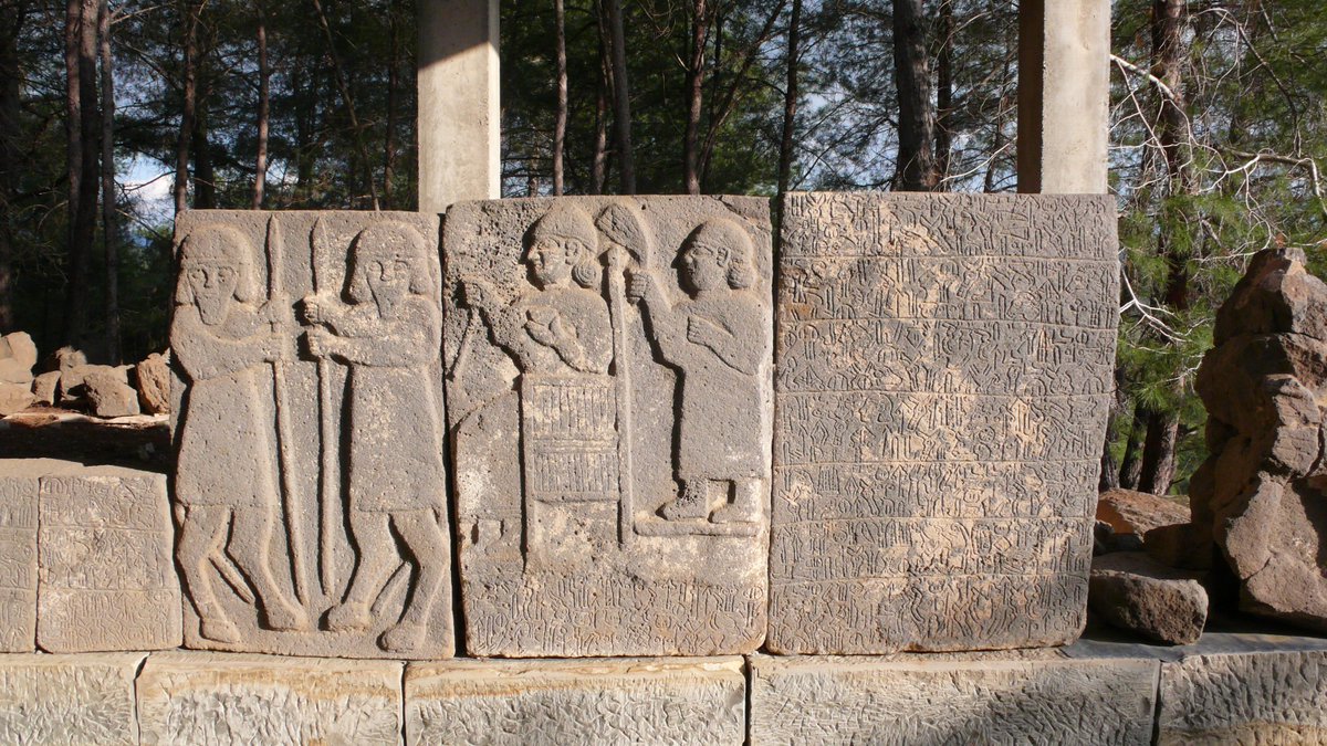 AktuelArkeoloji's tweet photo. @mahfiegilmez hocam hep ekonomi olmaz biraz da #arkeoloji.
Okullar tatil, #Anadolu keşfedilmeyi bekliyor. 
#HaletÇambel'e saygı #Karetepe #Adana #GeçHitit #Luvice https://t.co/TDNaMidKxK