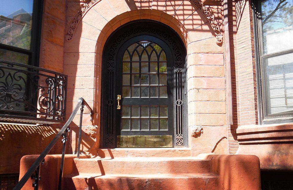 ArchWindowCorp's tweet image. Check out this beautiful door we did for a residential project in Boston, MA. 🚪
#bostonma #windowdoor