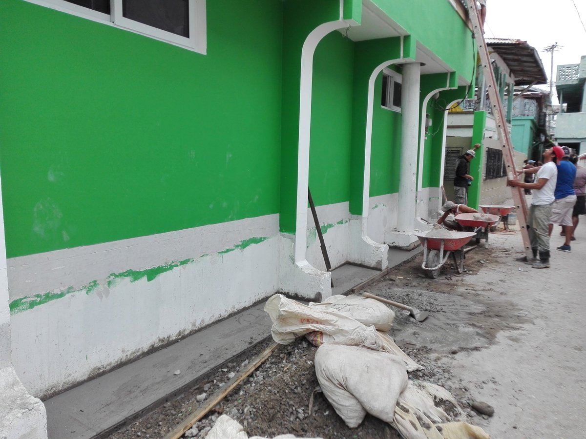 Seguimos avanzando con rapidez la Reconstruccion del Centro de Salud de la Comunidad del Cayo. 
Tenemos un avance de un 90%
Gracias a todos por su apoyo y su confianza puesta en esta Administracion