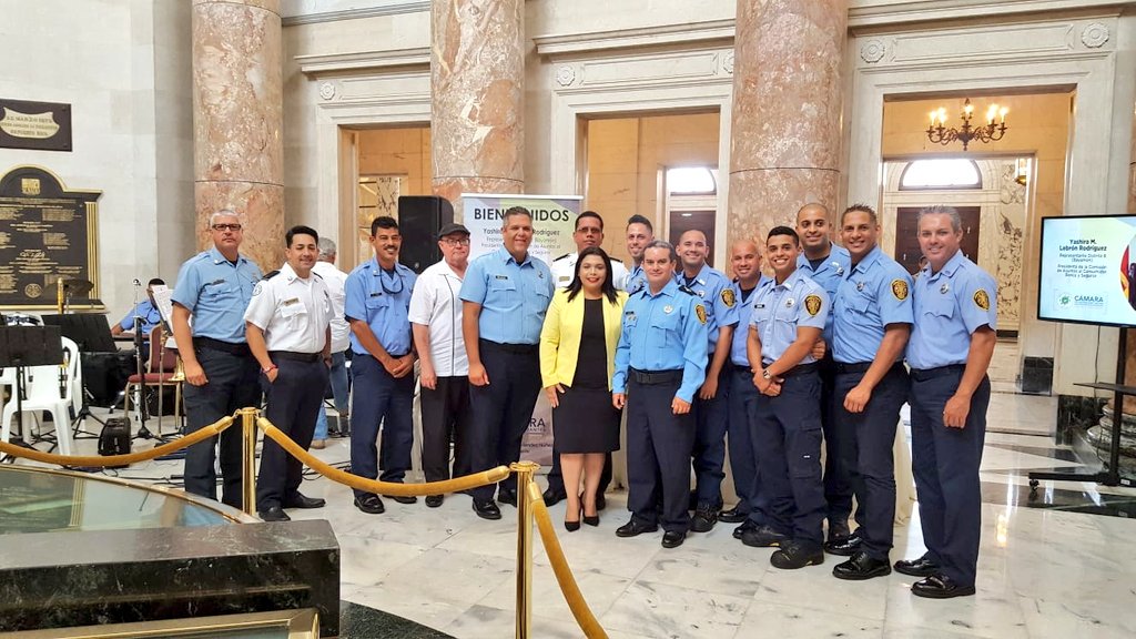 YashiraMLebron's tweet photo. Muchas gracias a la Banda de @Bomberos_de_PR por tan hermosa interpretación y por participar de la actividad del #DiadeLosPadres #CamaradeRepresentantes #VisionyProgreso #Rotonda https://t.co/j81dmubXbb