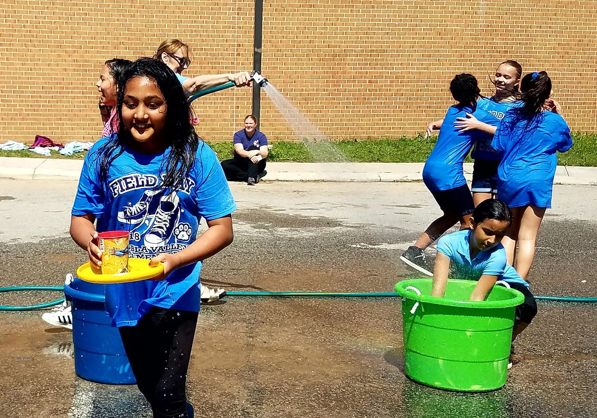 Finishing the year with Field day fun ⁦<a href="/HyblaValleyES/">Hybla Valley ES</a>⁩