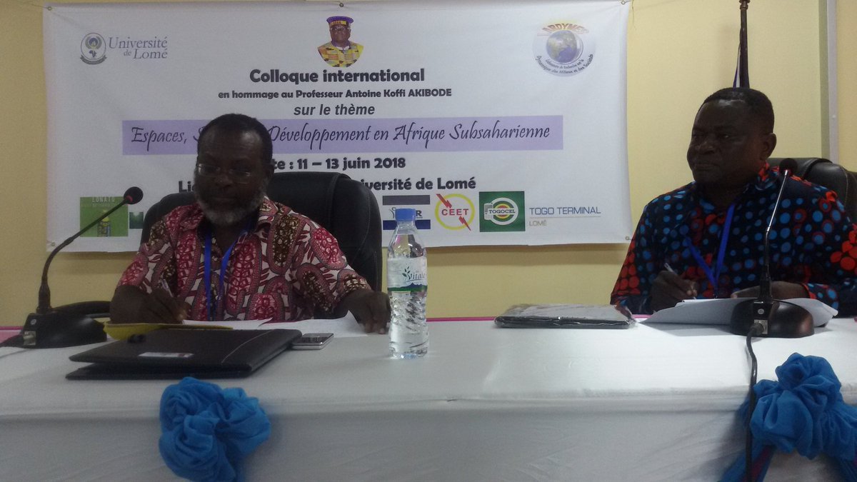 #Discussions autour des thèmes des 5 communications de At6, mettent fin aux travaux de ce 2e jour du #Colloque #GeoconfLomé2018 #AKIBODE de @UniversitedeLom <a href="/Geo_Univlome/">Géographie_UnivLomé</a> <a href="/ZoulGbele/">Dr. OURO-GBELE Zoul</a> <a href="/KoffiAdjalo/">D. Koffi ADJALO</a> <a href="/aimee_sama/">AIMEE SAMA</a> <a href="/AmenAbbey/">Amen 🅰️🅱️. MATHEY 🇹🇬</a> <a href="/mediacampus_ul/">Media Campus Université de Lomé</a> <a href="/mediatogo1/">mediatogo</a> <a href="/campustg/">CAMPUS TOGO</a> <a href="/CEC_UL/">CEC</a> <a href="/faoussiatou_maf/">AYENA Faoussiatou</a>