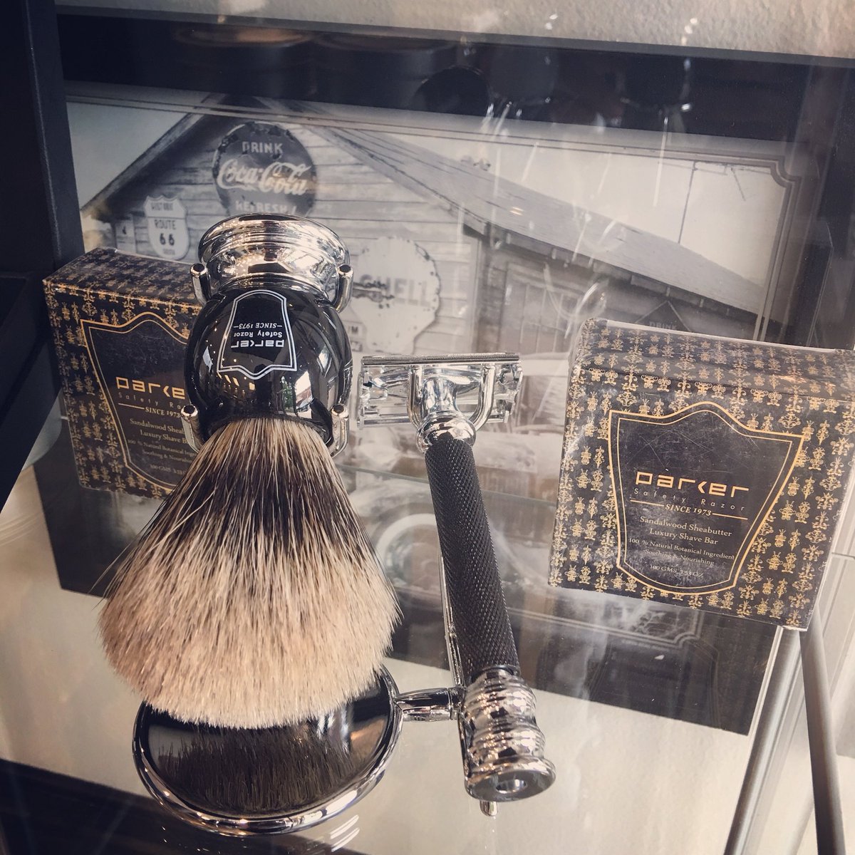 JackNsonsbarber's tweet photo. FATHER’S DAY IS THIS SUNDAY!!
GET DAD SOMETHING NICE. Pick up a nice shaving set at our Roswell or Johns Creek Location. #jackandsonsbarbershop #fathersday #dad #shave #gift #parkershavebrush https://t.co/6etccXLEyS