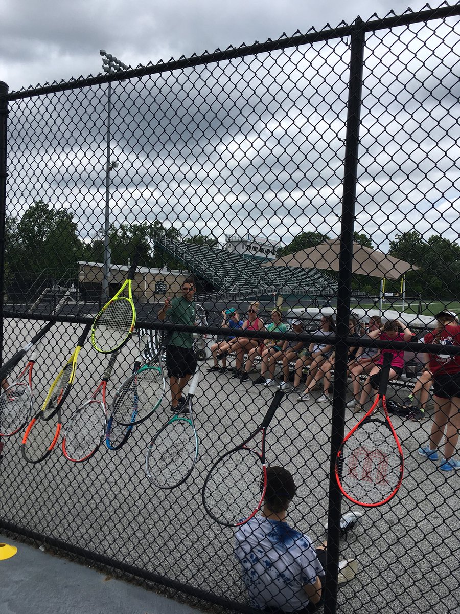 CoachVent's tweet photo. Tennis Camp day 2! #Nordonia2018tenniscamp https://t.co/AWxuP3uvj7