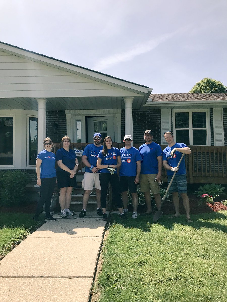 cassandsb's tweet photo. Extra #proudtoworkatBMO  today on #BMOVolunteerDay 🌱🍃🌿#SWODrocks #loveourcommunity #volunteer #DeafBlindServices @BMO https://t.co/BqTMDwuBNh