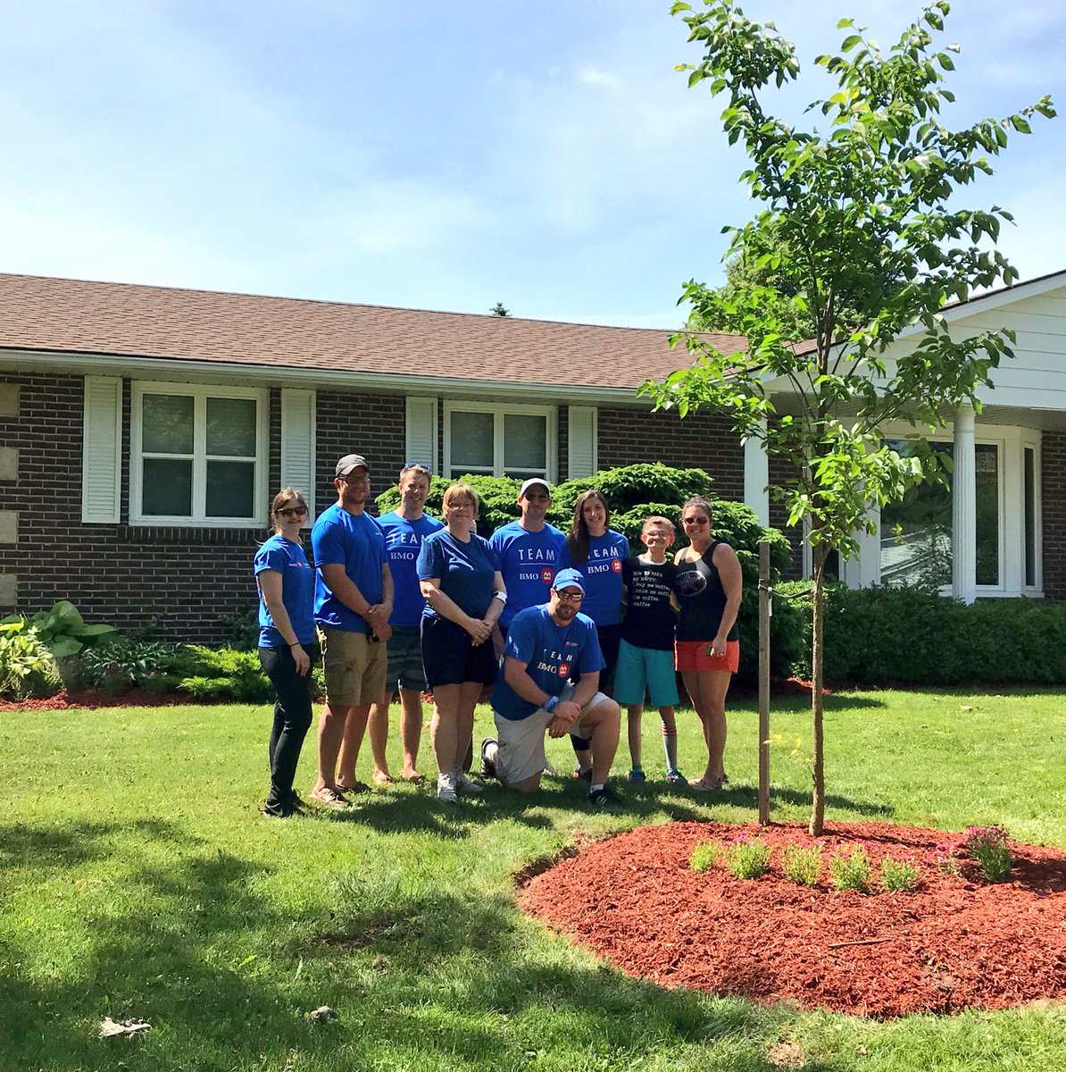 cassandsb's tweet photo. Extra #proudtoworkatBMO  today on #BMOVolunteerDay 🌱🍃🌿#SWODrocks #loveourcommunity #volunteer #DeafBlindServices @BMO https://t.co/BqTMDwuBNh