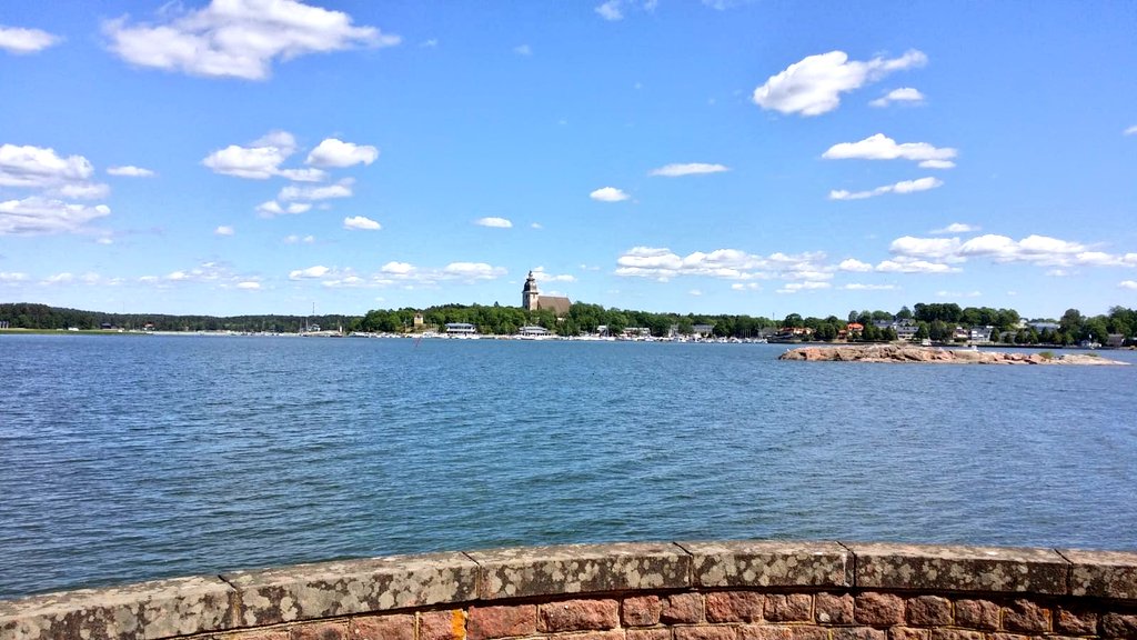 pirjoHen's tweet photo. @Kaijaala No niin huomasin minäkin muutamasta jälkikasvun lähettämästä tämänpäiväisestä kuvatervehdyksestä. ☀ https://t.co/THgQ8XSU7G