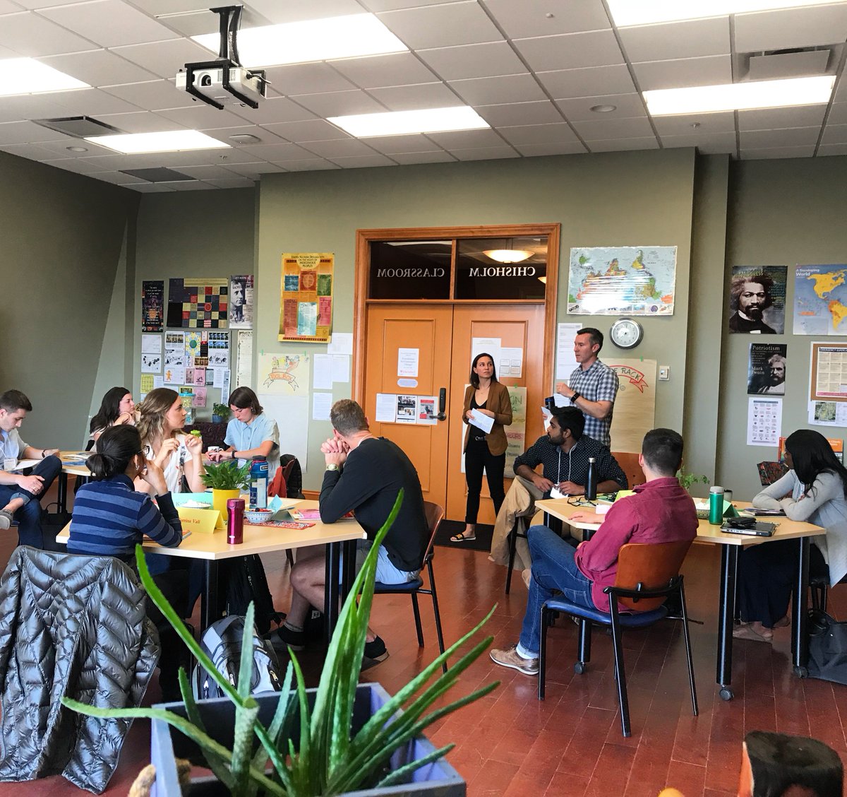 OceanpathF's tweet photo. Yesterday we welcomed our newest cohort of OceanPath Fellows! For the next 3 weeks they will be participating in the Foundation for Community Change workshop to learn more about themselves as leaders and begin developing their initiative plans for the year ahead #OceanPath https://t.co/Ag2R9SULO6