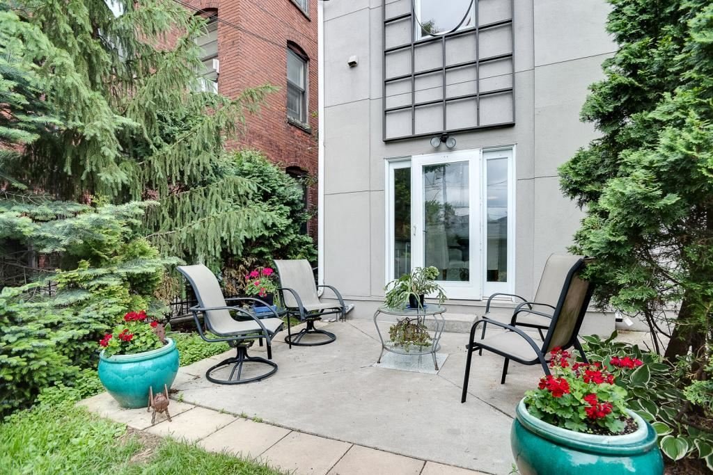 sarahmarrinan's tweet photo. #PrivateYard and #Architecture at this #affordable #LuxuryHome in #SaintPaul https://t.co/ezPGKSR5Ul https://t.co/dnBtfc1Wb2