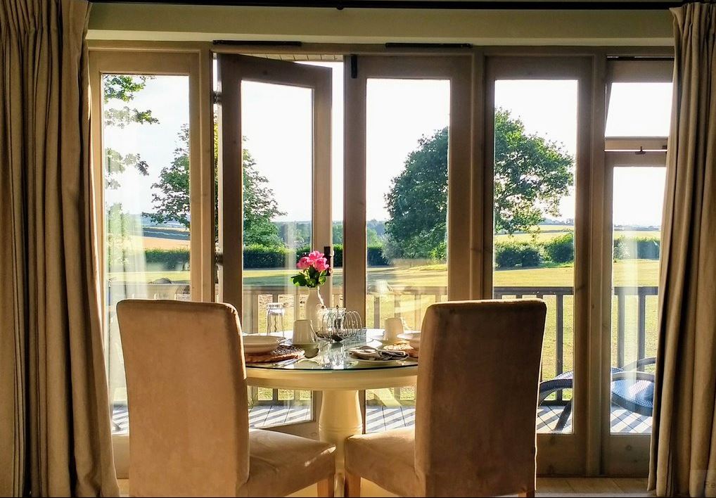 MagazineWood's tweet photo. Table for two? #magazinewood #visitnorfolk #norfolkcoast https://t.co/k86ndgPOvS