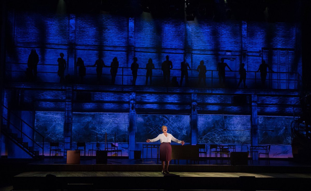 TheRobeWay's tweet photo. A beautiful #TheatricalTuesday from #Montreal where @luz_studio #designer Matt Larivee & #assistantdesigner David Lee created the #lightingdesign for FAME at the St. Denis Theatre using @Robelighting #BMFL, #LEDWash 1200 & #CycFX from @Solotech_Inc (📸 Claude Dufresne) https://t.co/FfGtJ447ju