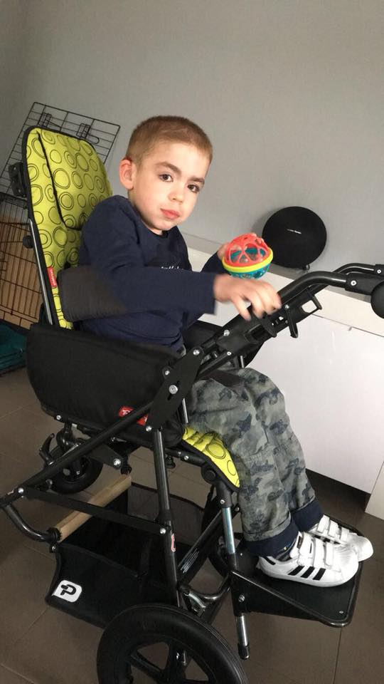 closerfr's tweet photo. Un appel à témoin lancé pour retrouver la poussette d'Enzo, un petit garçon de 9 ans handicapé
https://t.co/hFOgmFwaz0 https://t.co/4b0g4aD3r7