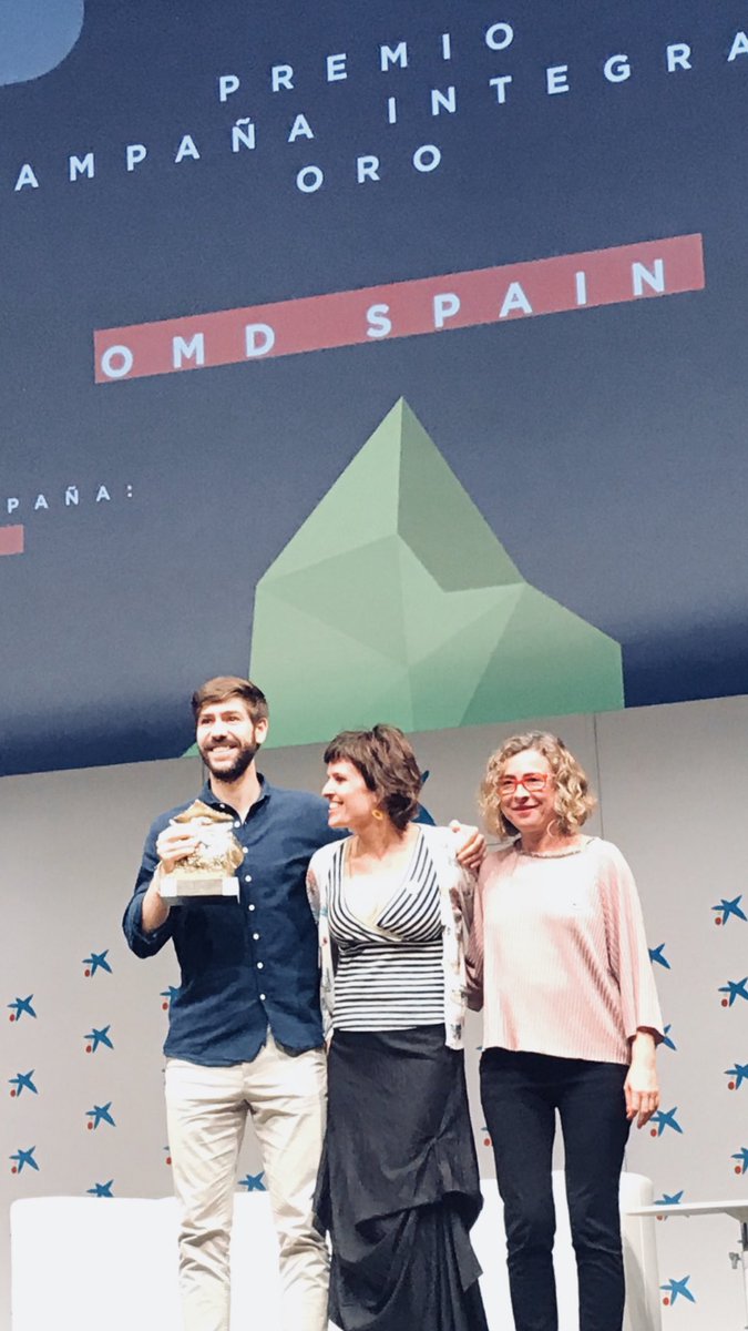 Muy orgullosos de haber recibido premio de oro a Campaña Integral 
en categoría Campañas Sociales 
y premio especial a Resultados 
con nuestra campaña “Banderas” <a href="/greenpeace_esp/">Greenpeace España</a> <a href="/educafestival/">Educafestival</a> 
#educafestival18 🙌🏻🙌🏻🙌🏻 
¡GRACIAS A TODOS!
