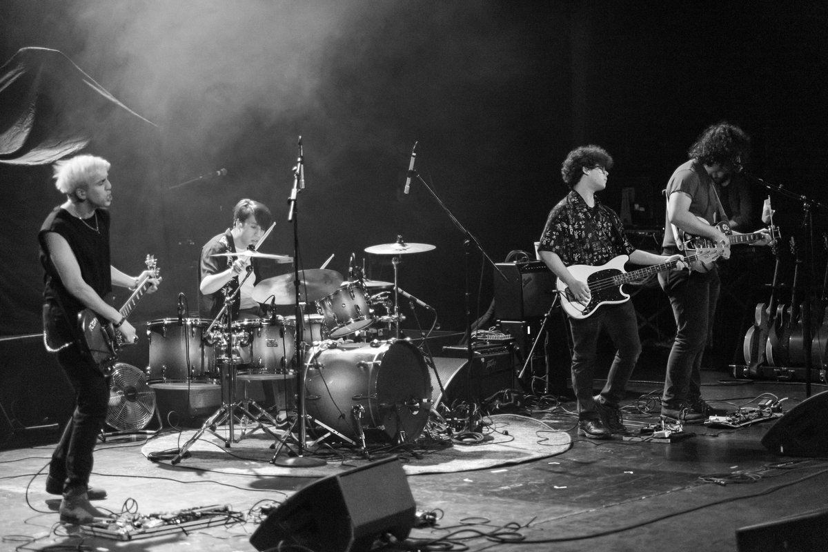 venndcband's tweet photo. Thanks to everyone who came to see us on saturday at @TheLincolnDC it was amazing and thanks to @gomeztheband for letting us open for u ❤️ https://t.co/A0JwPp8gsT