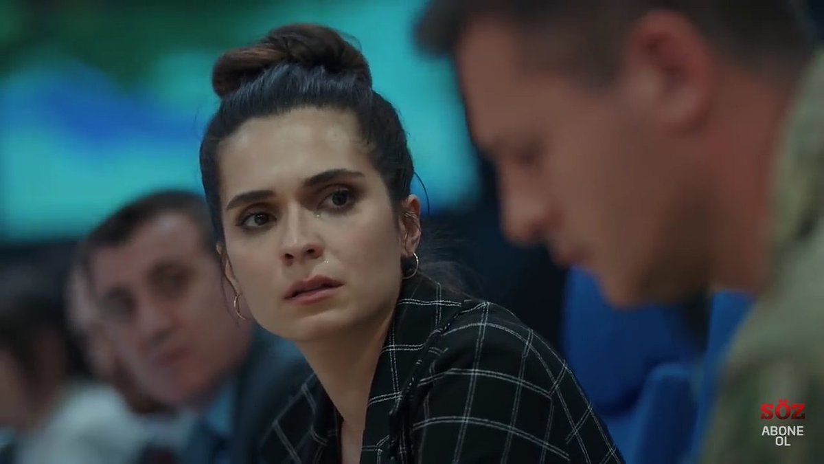 Gerçekten bu sahnede ne kadar ağladığımı anlatamam çok güzel yaşattın sahneyi meriçella şu an ss alırken bile gözlerim doldu
UmudunLisanı EyFet