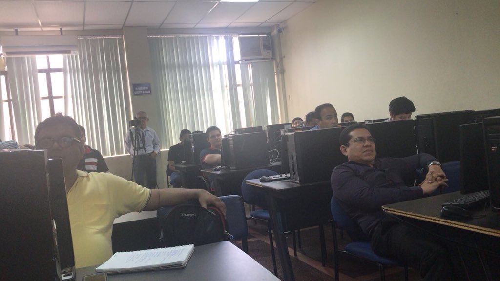VIGCyP_UG's tweet photo. El @VIGCyP_UG organiza capacitación en simultáneo docentes y estudiantes investigadores de la @UdeGuayaquil @gulnaraborja https://t.co/6cj7toT0FG