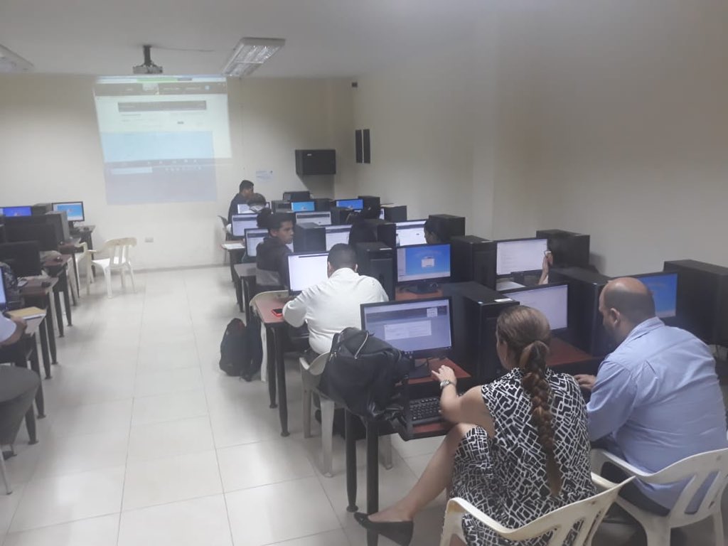 VIGCyP_UG's tweet photo. El @VIGCyP_UG organiza capacitación en simultáneo docentes y estudiantes investigadores de la @UdeGuayaquil @gulnaraborja https://t.co/6cj7toT0FG