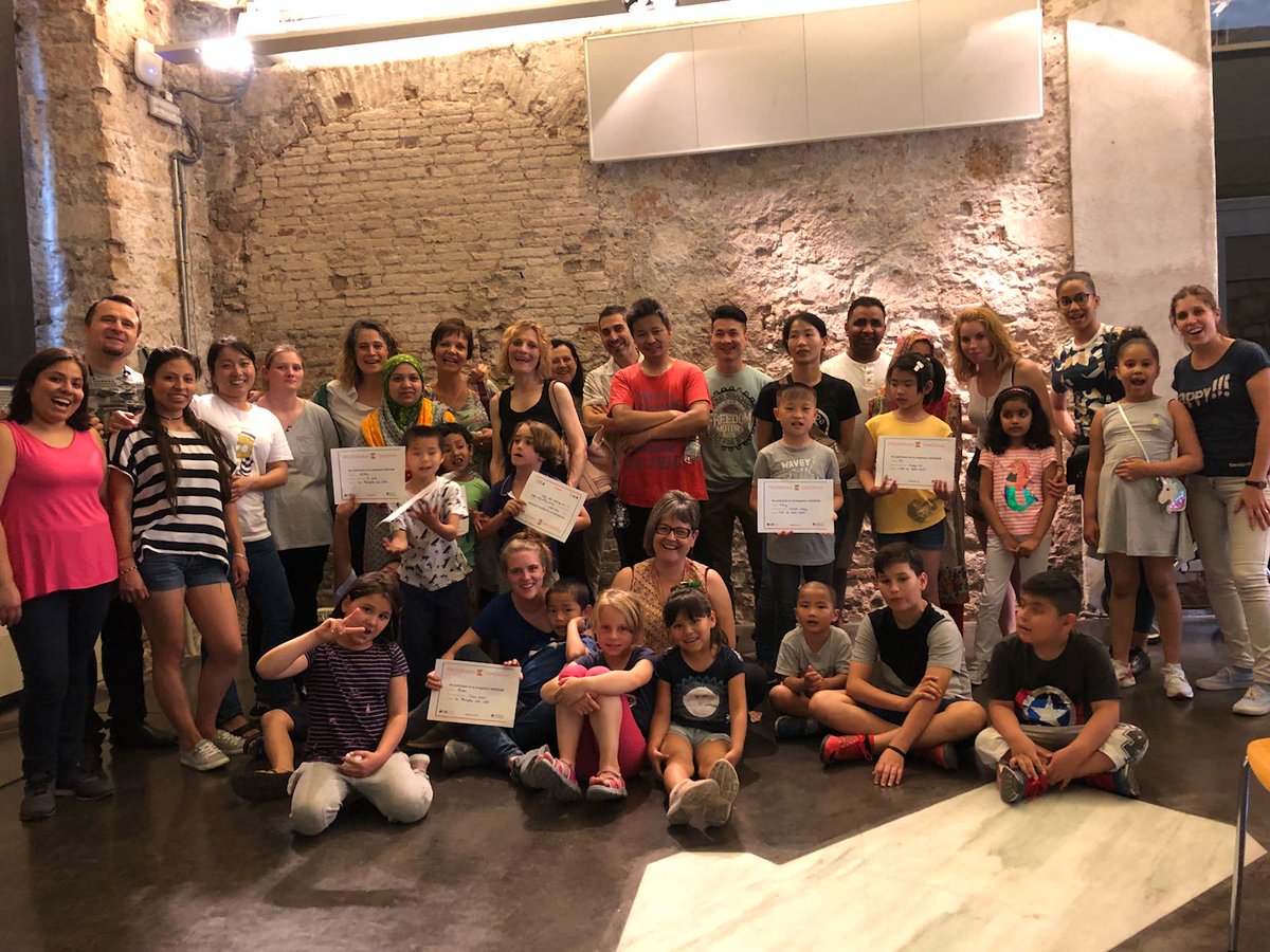consorciedubcn's tweet photo. Tarda de cloenda del #ProjecteTangram al @ConventAgusti amb famílies, nenes i nens de @EscFarigolaClot #EscolaElCarmel #EscolaLArcdeSantMartí @EscBarodeviver Tot un curs jugant, rient.... Compartint tardes per aprendre més i millor!  @ColletJordi Gràcies! Inspirats en #enxaneta https://t.co/SC6vXWcjnx