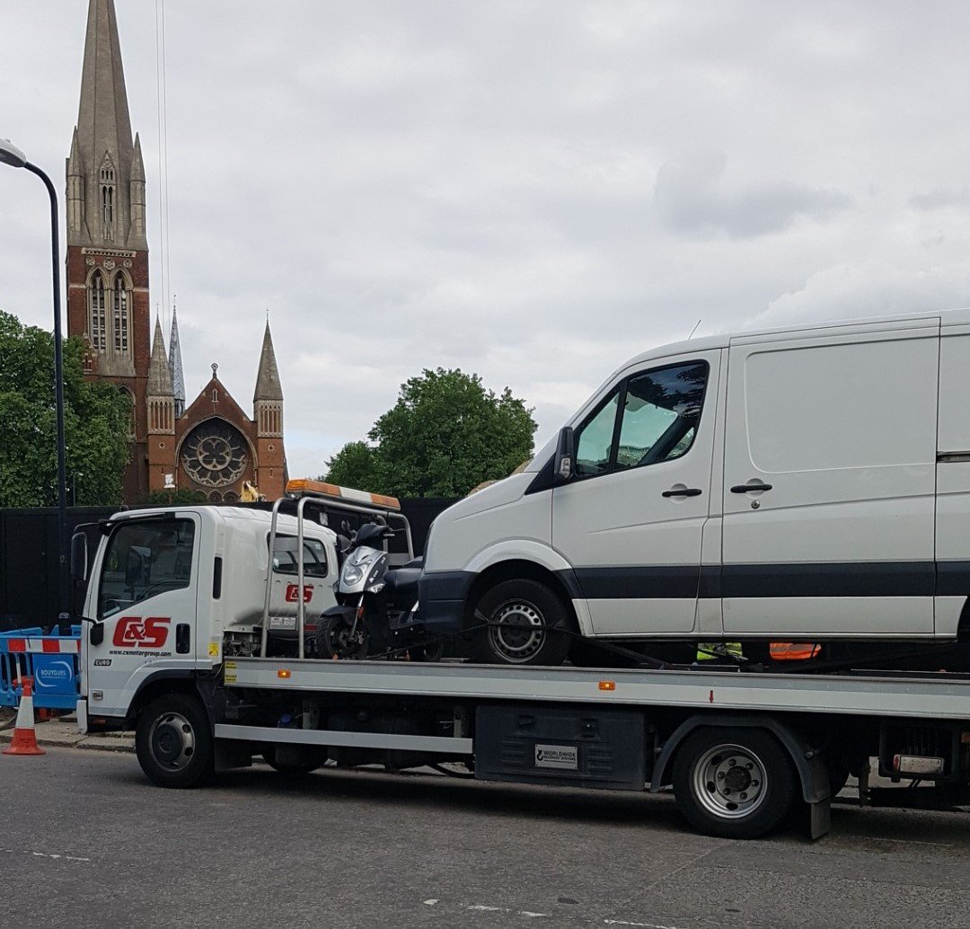 Great work from all involved in today's Operation on Carlton Vale, NW6. We stopped several vehicles including mopeds to conduct routine checks and seized 3 vehicles in total. 
#OPSPARTAN #Kilburn