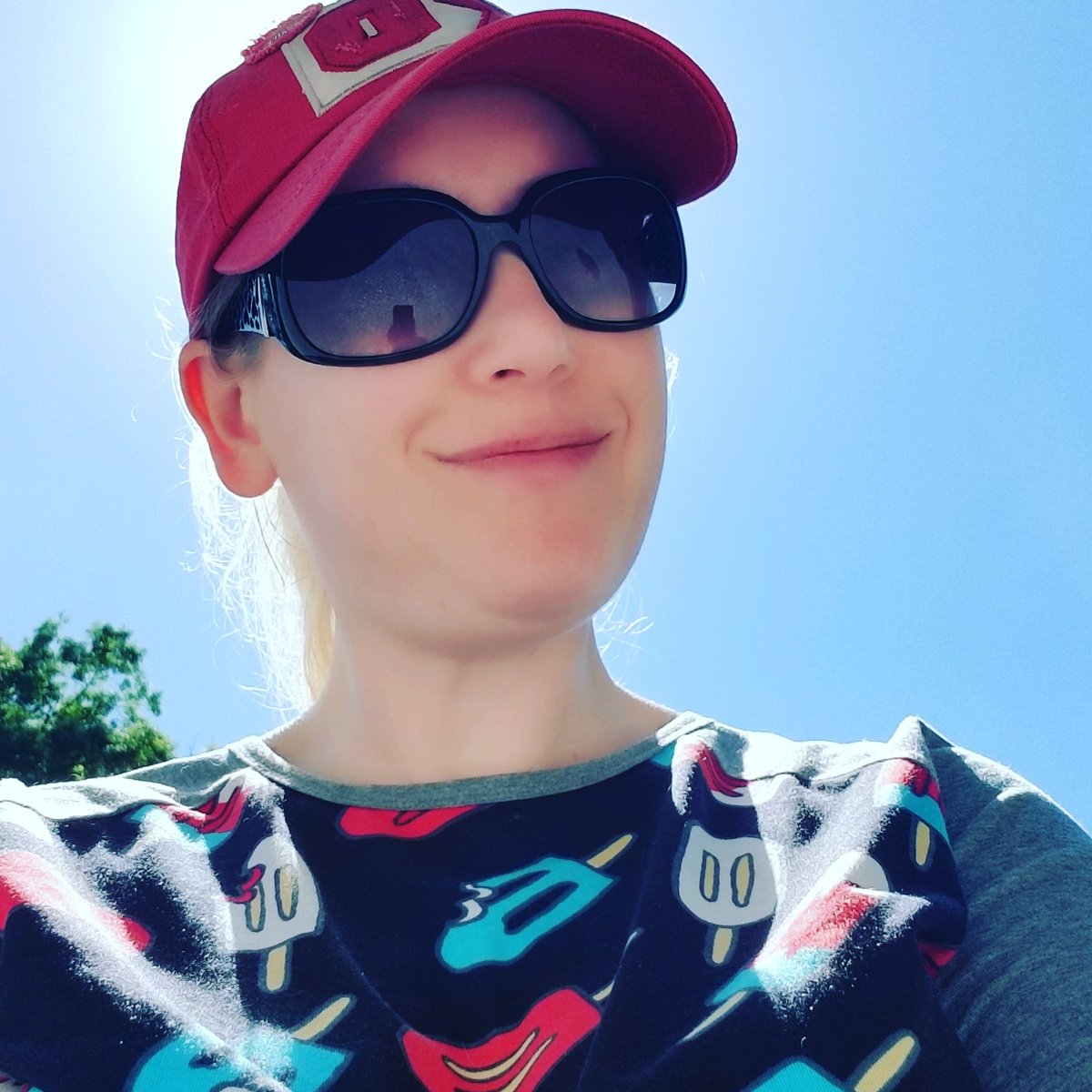 LLRMandalaW's tweet photo. 71° and sunny with a light breeze. It's a beautiful day to be watching the kiddos ride the bikes on the cul-de-sac. I was originally wearing my Dracula #LuLaRoeRandy, but my 5 yr old told me it was too scary. Um. I LIVE FOR HALLOWEEN. Not sure how I'm going to deal. HELP! https://t.co/z5Rcqv56pT
