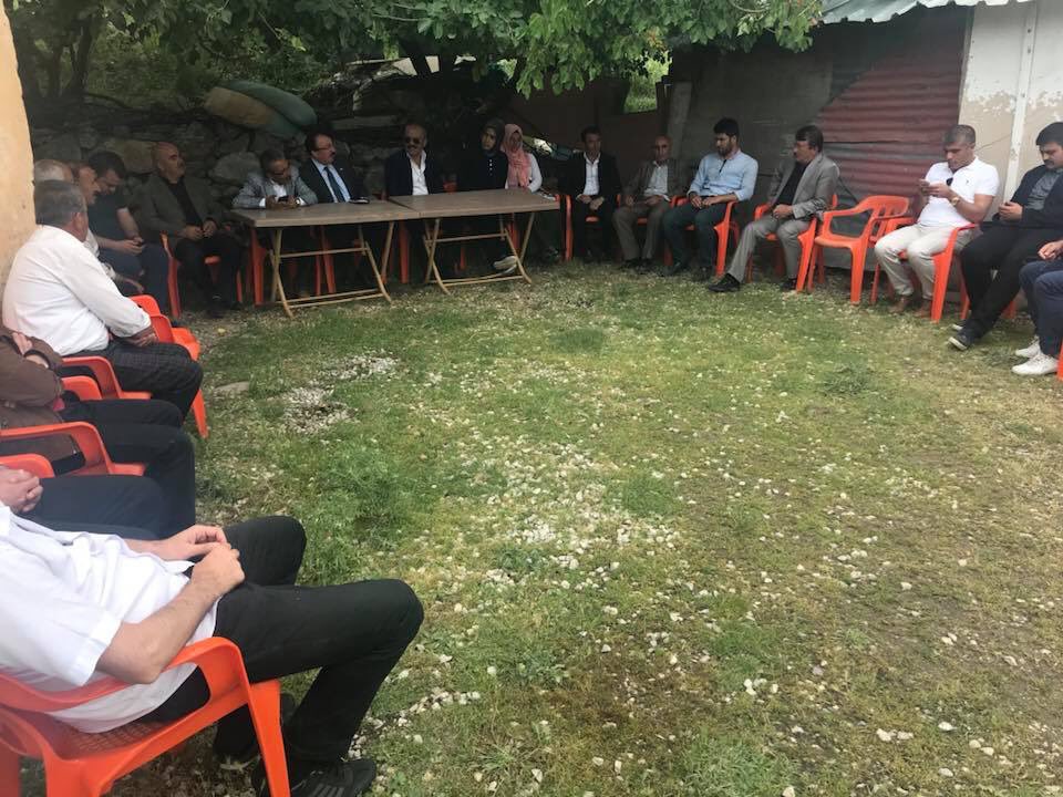 EAsireti's tweet photo. Aşiret reisimiz @MEHMETSALHZBEK1 mv A adymz #Ertoşi iş adamı @sabankahraman65 çatak İlçe Bşk @65_babur ilçe teş ile #şırnak #beytüşebap #Gülpınar üçgeninde #Çelo dağlarında bulunan #Konalga köyünü zyrt ettlr. #VakitTÜRKİYEVakti @RT_Erdogan @tcbestepe @Akparti @hasandogan https://t.co/oyy6aie8Dt