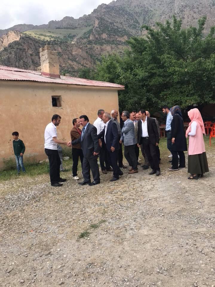 EAsireti's tweet photo. Aşiret reisimiz @MEHMETSALHZBEK1 mv A adymz #Ertoşi iş adamı @sabankahraman65 çatak İlçe Bşk @65_babur ilçe teş ile #şırnak #beytüşebap #Gülpınar üçgeninde #Çelo dağlarında bulunan #Konalga köyünü zyrt ettlr. #VakitTÜRKİYEVakti @RT_Erdogan @tcbestepe @Akparti @hasandogan https://t.co/oyy6aie8Dt