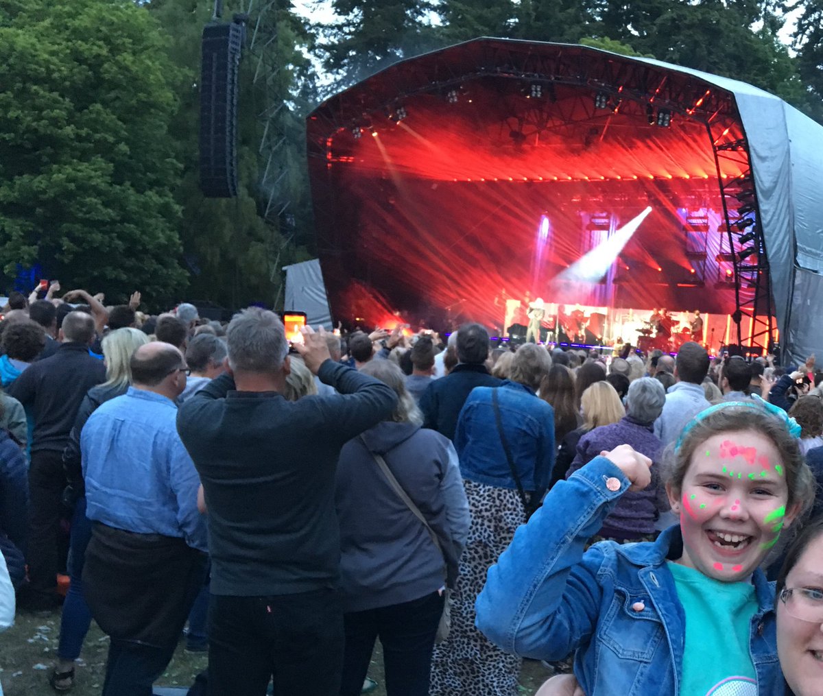 Deb Skidmore tweet media