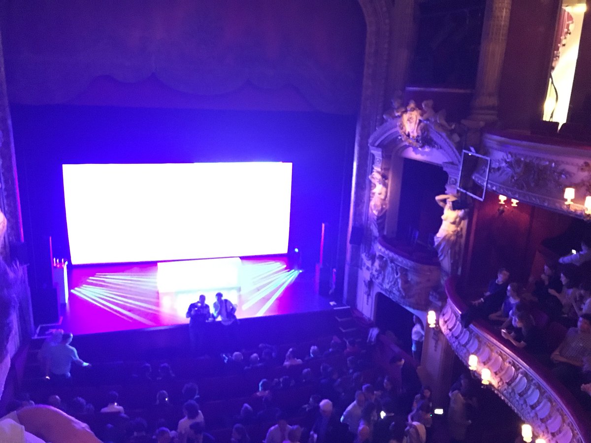 LaureKepes's tweet photo. Prête pour la soirée des Pionniers  #LeFrenchImpact au @ThrRenaissance Hâte de découvrir les lauréats @mounir @LeFrenchImpact https://t.co/G3RaWrmEbY