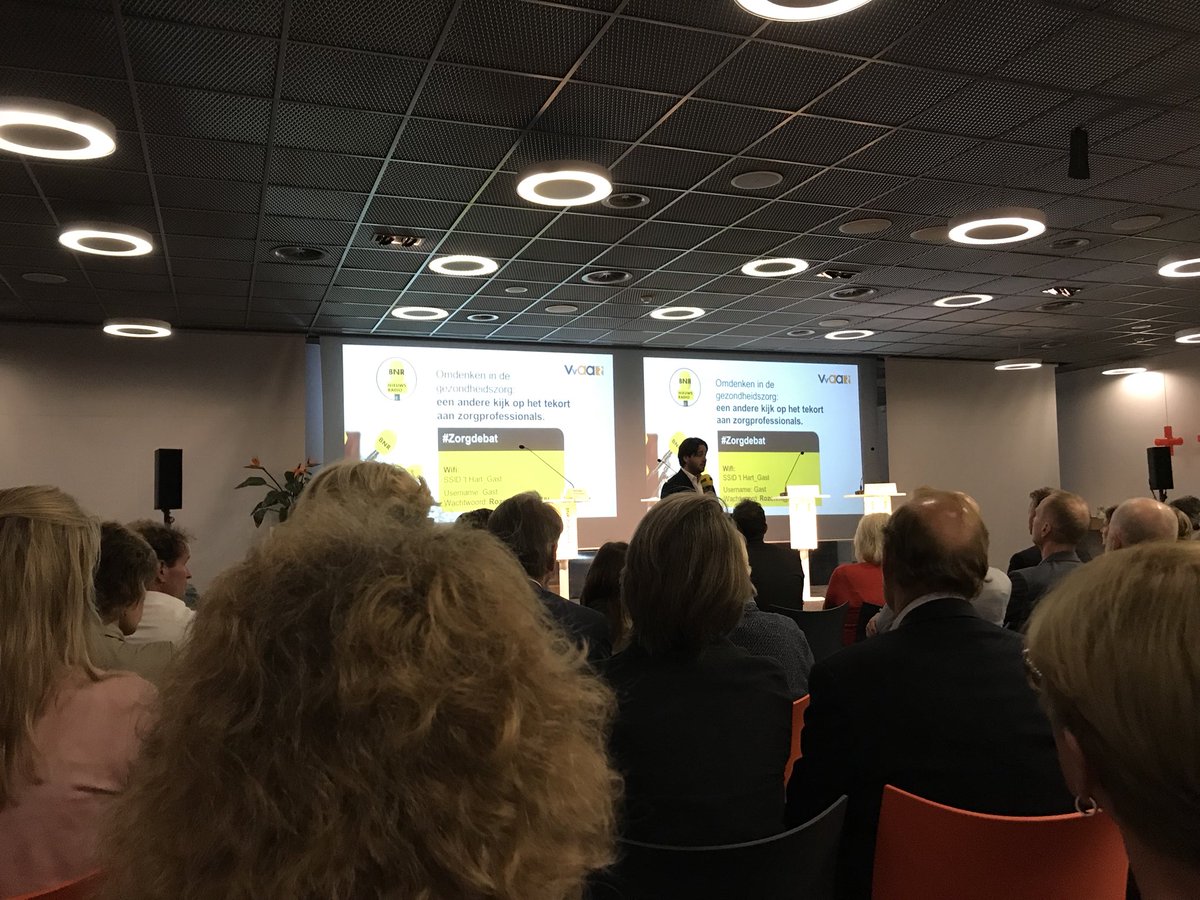 We gaan beginnen. Tijmen Hiep, bestuurslid <a href="/VvAA/">VvAA</a> opent bnr-VvAA Zorgdebat