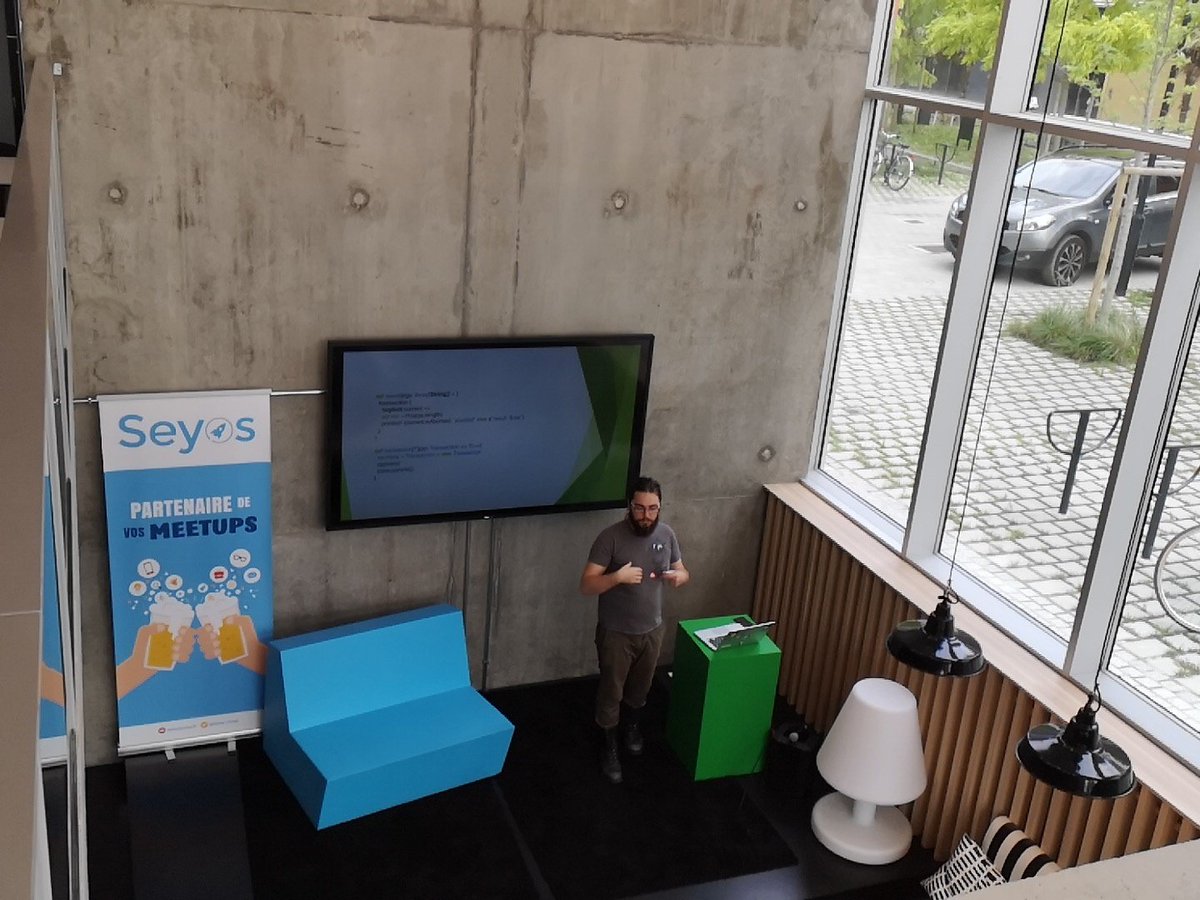scalanantes's tweet image. Premier talk de cette 2ème soirée du #SNUG, on parle des fonctions implicite dans #dotty #scala3