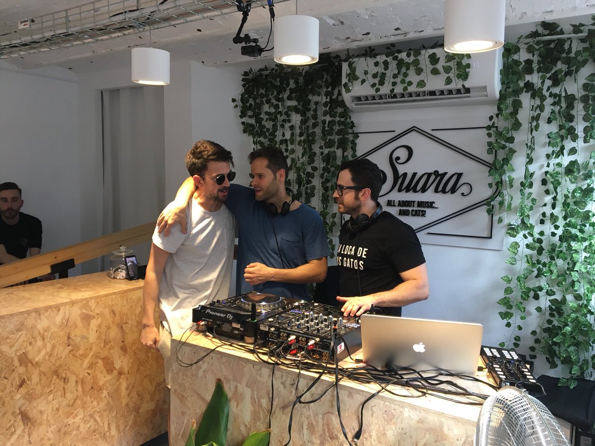 jayme_deejay's tweet photo. Three great spanish djs together at @SuaraMusic showcase. @BastianBuxMusic @ramirolopez_ & @coyumusic GRANDES!! #offweek #offweek2018 https://t.co/CcIOwmORLu