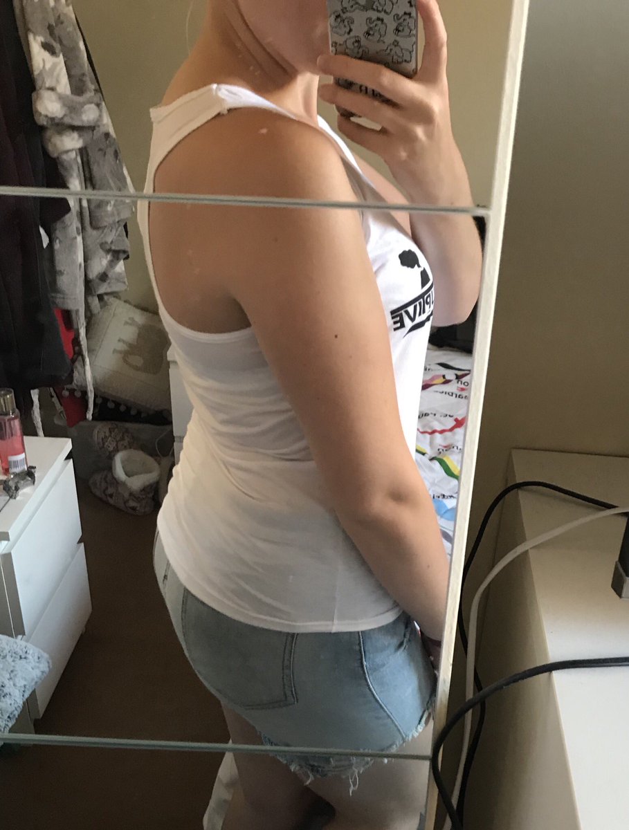 EruptiveClothin's tweet photo. This style of racer back vest top is perfect to relax in after a long day! Available in other colours, coming soon to Eruptive Clothing ππΌ #BeTheEruption π #gymwear #SmallBusiness https://t.co/ykqsmGrKar