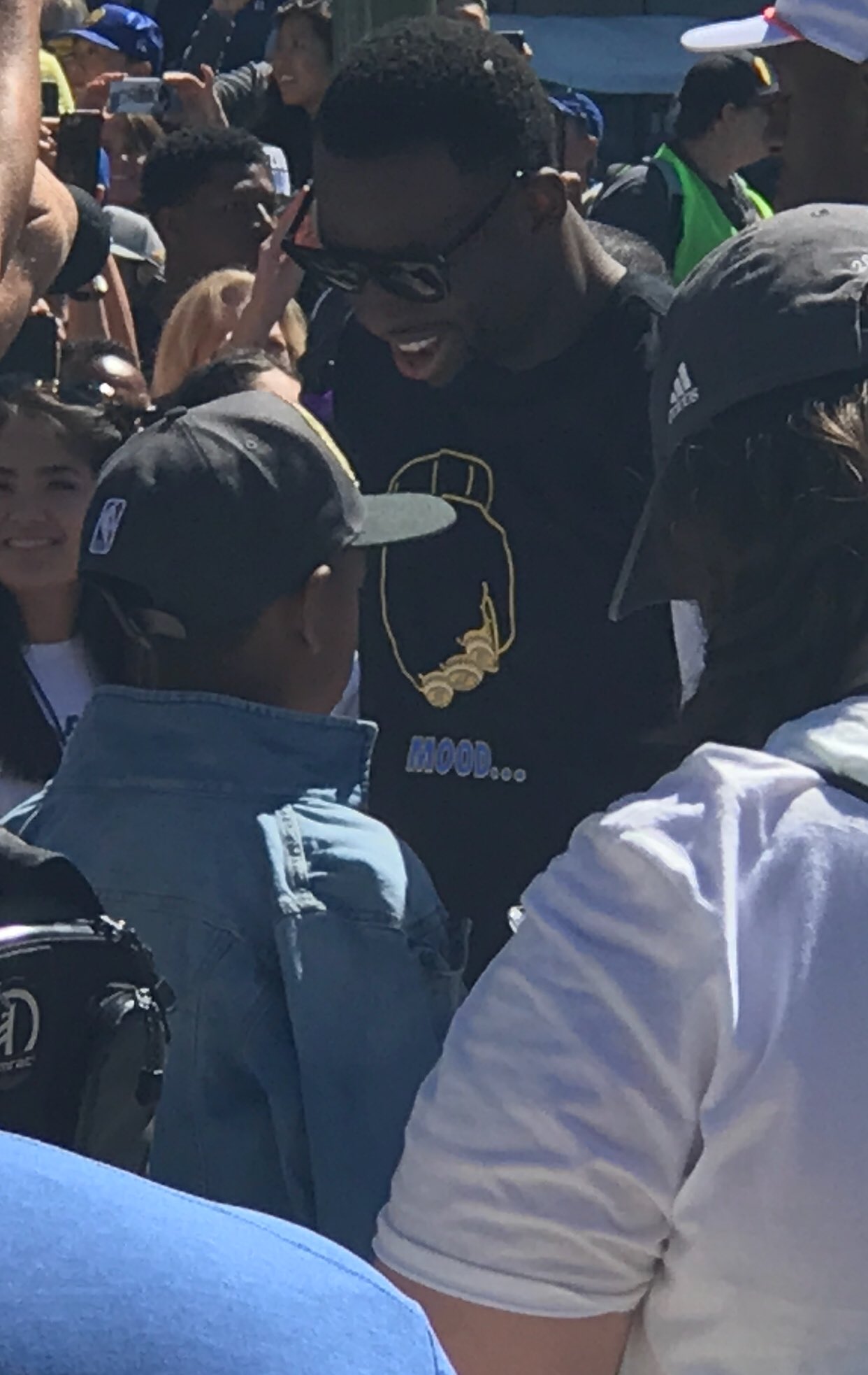 Dfgg3HYU8AUHr4O.jpg:large