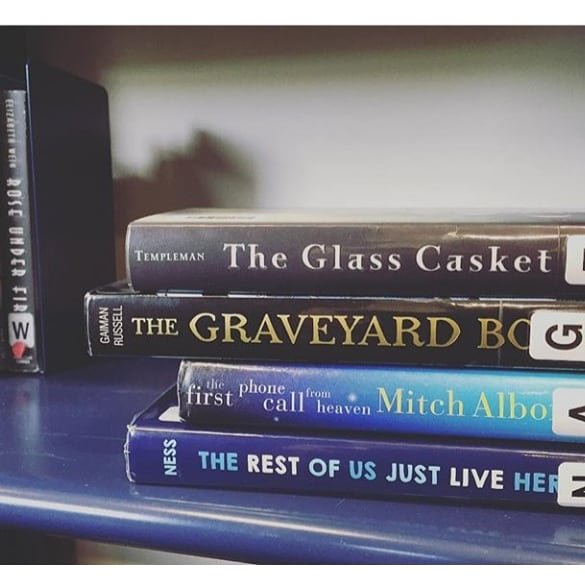 Sulli_Library's tweet image. Congrats to the winners of the #SulliSpinePoetry contest! AJ, Mackenzie, and Iranjot! Come to the library office for your prize!