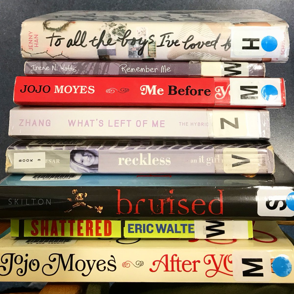 Sulli_Library's tweet image. Congrats to the winners of the #SulliSpinePoetry contest! AJ, Mackenzie, and Iranjot! Come to the library office for your prize!