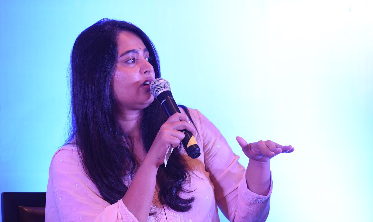 Teachers should be properly trained and equipped with required skill sets to help students with different issues - #AnushkaShetty at Choice Foundation @timesofindia Event. 

#GirlChildEducation #ChoiceFoundation #AnushkaShetty 😍👌