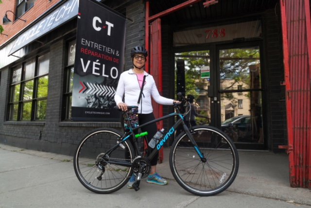 Cycle_Technique's tweet photo. Une autre cliente satisfaite avec son #vélo #Devinci Stockholm et son #casque #Scott Arx!

Another satisfied customer with her Devinci #bike and her Scott Arx #helmet!
#cycletechnique #bikeshop #ctlab #triathlon #cycling #velolifestyle #montreal https://t.co/LhW7nFqr5f