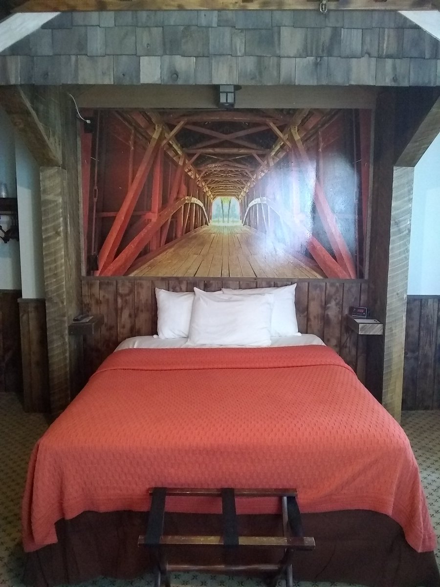 InnCharles's tweet image. We've got you covered. Bangor Brewer bridge room! New fully remolded room. Queen bed. It's beautiful!