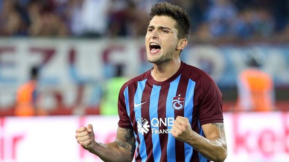 Celta Vigo Trabzonspor forması giyen Okay Yokuşlu ile 4 yıllık sözleşme imzaladı.