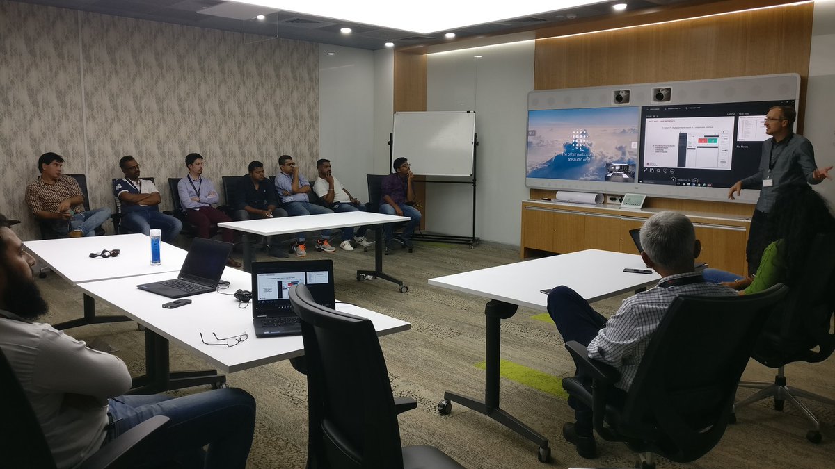 Full house in STX Open Minds in a long time! #sggsc <a href="/robinsamee/">ROBIN</a> <a href="/Lorenzojphilip/">JP Lorenzo</a> <a href="/Shettypriyat/">Priya Shetty</a> <a href="/CecileBinot/">Cecile Binot</a>