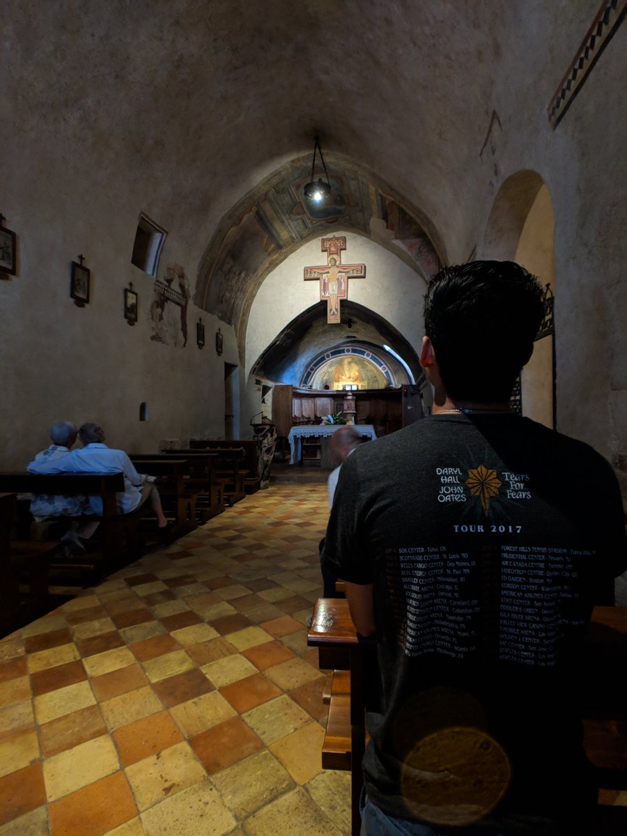 thebuhustallion's tweet photo. Day 13: San Damiano (the place of St. Francis' conversion), more matching shirts, pasta and a calzone, Basilica of St. Francis (WOW), the grave of St. Francis (HOLY MOLY), gelato, dinner (what a view), and more gelato 🙏 https://t.co/gn5gjgVklg