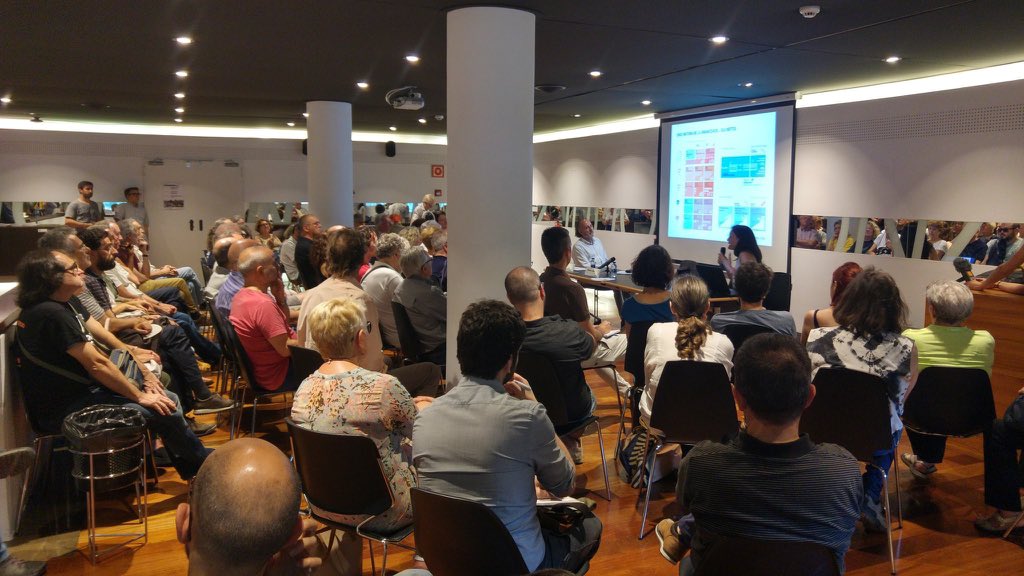 gva_IVAM's tweet photo. Ple total a l' #IVAMlab en la segona sessió dels #DebatsSobreElTerritori #ZAL #estàpassant #ActivitatsIVAM https://t.co/uvuqxACer1