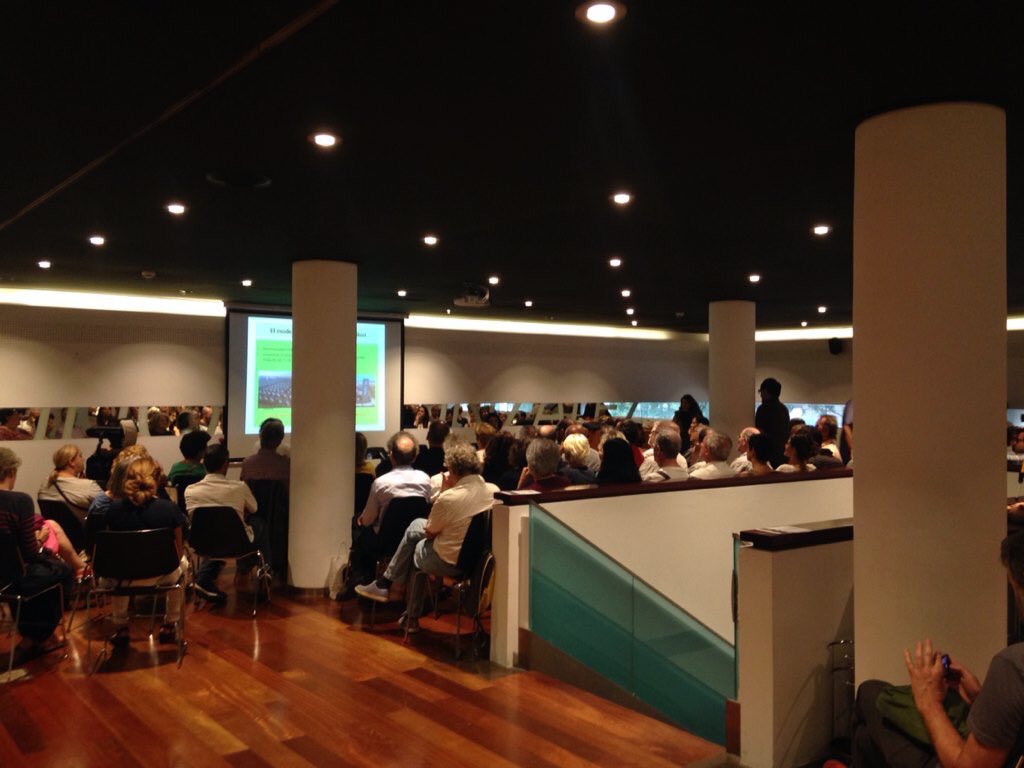 gva_IVAM's tweet photo. Ple total a l' #IVAMlab en la segona sessió dels #DebatsSobreElTerritori #ZAL #estàpassant #ActivitatsIVAM https://t.co/uvuqxACer1