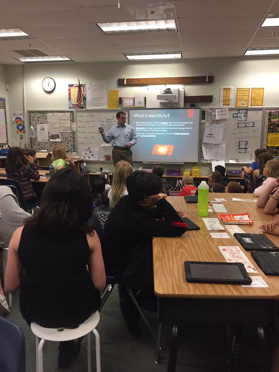 KnightsSTEAM's tweet photo. 4th graders had a great opportunity today to learn from an electrical engineer. This really helped them connect their study of electricity to a potential career in this field. Thank you, Mr.Roche, for a great presentation! #NTMSteam #KnightsRock @APSscience @APS_STEM https://t.co/PC6P0XXev2