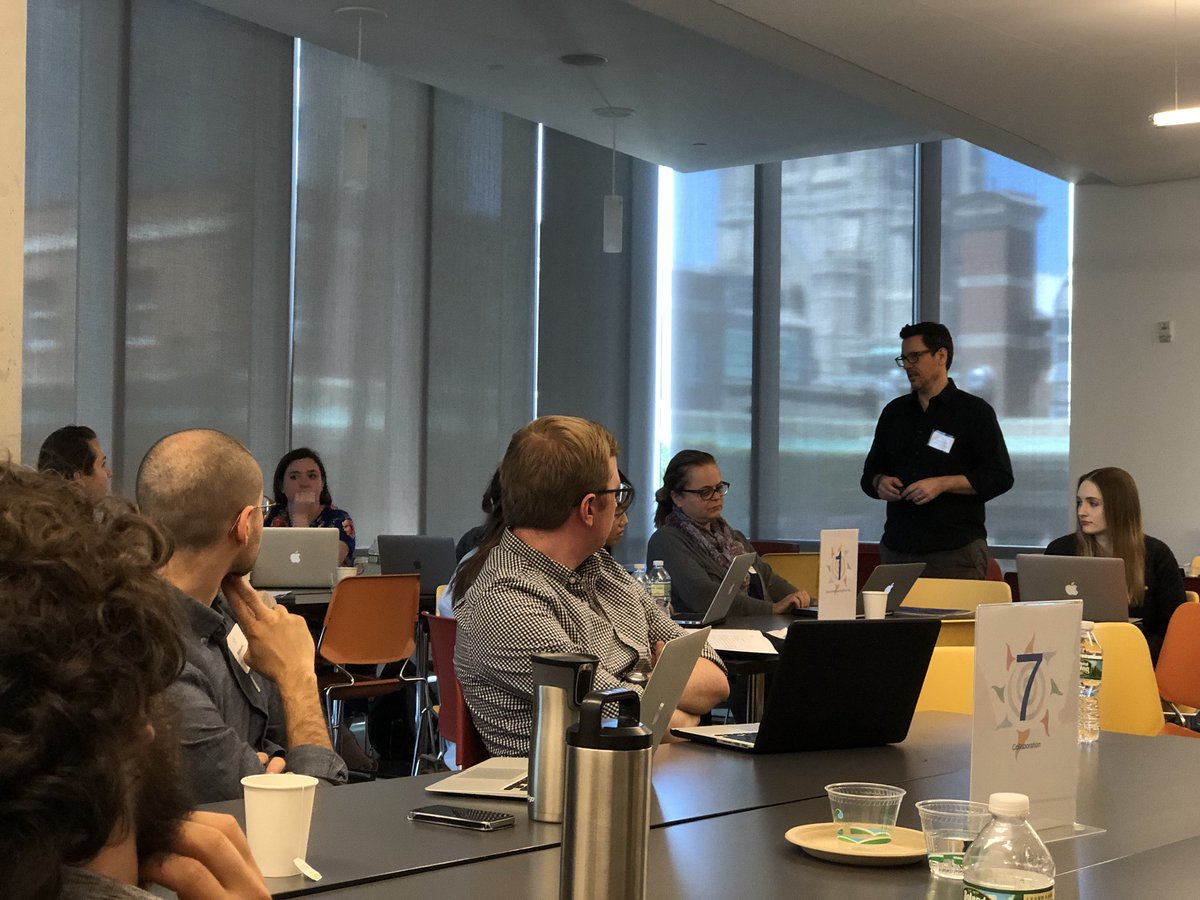 CTLgrads's tweet photo. Jason Smerdon is demonstrating how he uses blogs in Sustainable Development courses to build stronger in-class debates. #itsi18 https://t.co/A3PO53pOP6