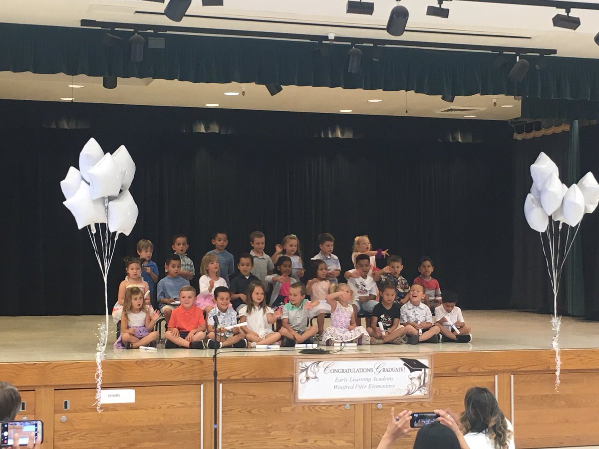 cwilliams4545's tweet photo. Pifer -Early Learning Academy Pifer-celebration. Congratulations to our future Bearcats. Onward and upward!
#pasoschools#Piferschool https://t.co/1OPddsQpdh