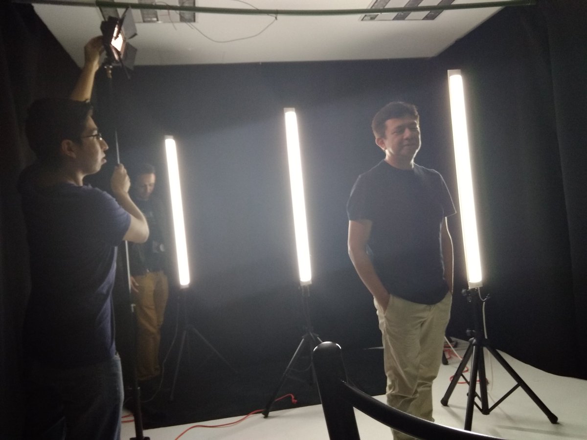 vic_escalante's tweet photo. #SomosMooc #StudioDIY arranca grabación de próximo programa especializado @UNAM_MX @coursera @OyeJuanjo @cuaedunam https://t.co/WIgrLDADJD